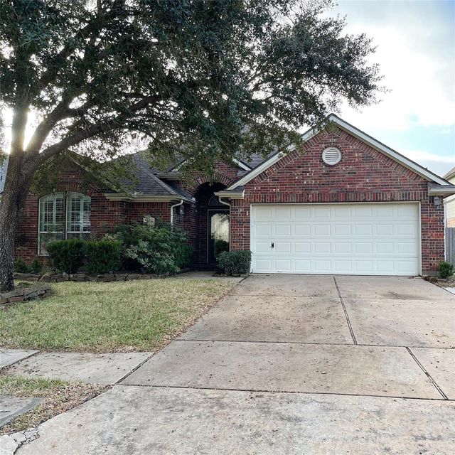2606 Sun Flare Ln — Sunrise Lakes