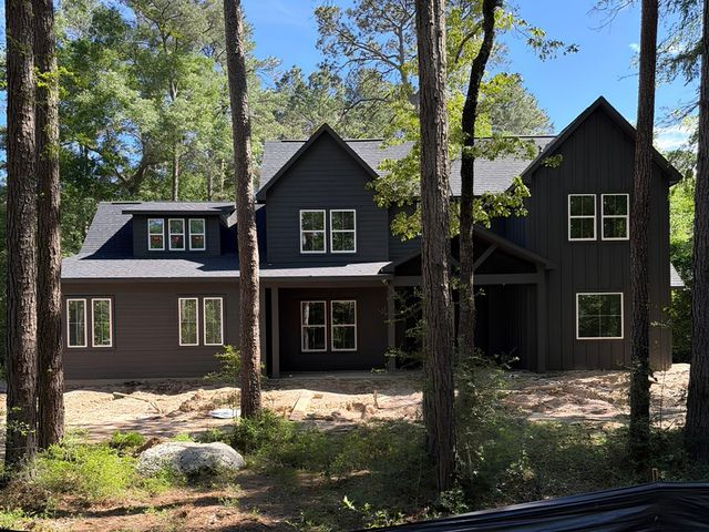 303 Pelican St — Clear Creek Forest