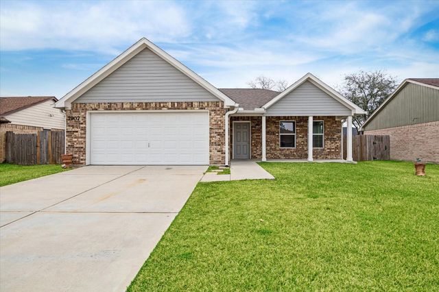 7907 Breda Dr — Meadow Lake Sec 02
