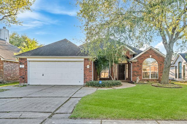411 Green Cedar Dr — Cedar Landing Sec 4 2001