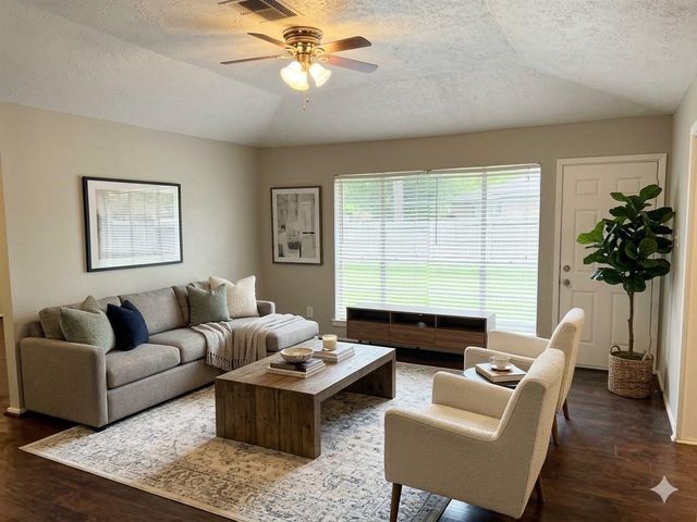 10310 Overview Dr — Townewest Sec 1
