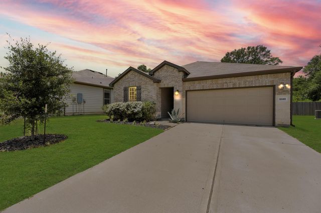 2340 N Amber Ruse Ct — The Woods Of Conroe