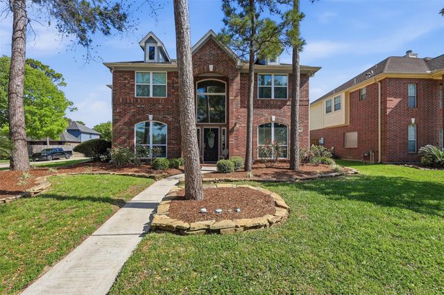 2401 Evergreen Dr — Dixie Woods
