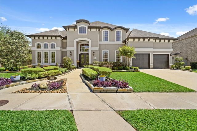 2114 Grand Place Dr — Sienna