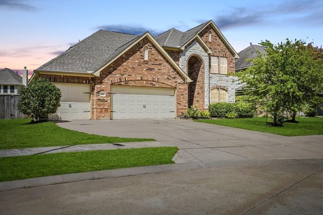 6211 Calico Pointe Ct — Enclave At Riverpark