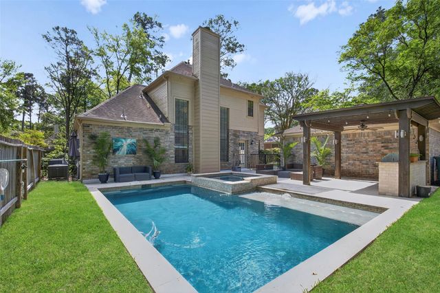 14 Treestar Pl — Wdlnds Village Cochrans Cr 18