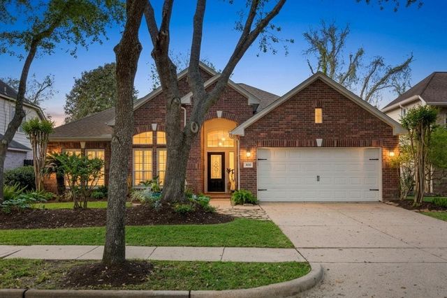 3010 Five Oaks Dr — Sienna