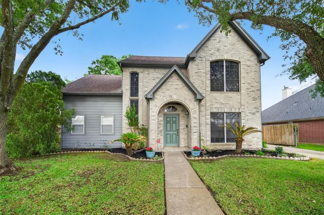1227 Park Wind Dr — Memorial Pkwy