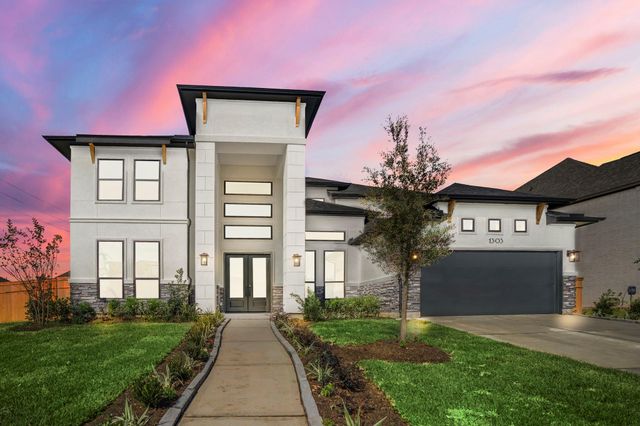 1303 Old Forest Dr — Sienna