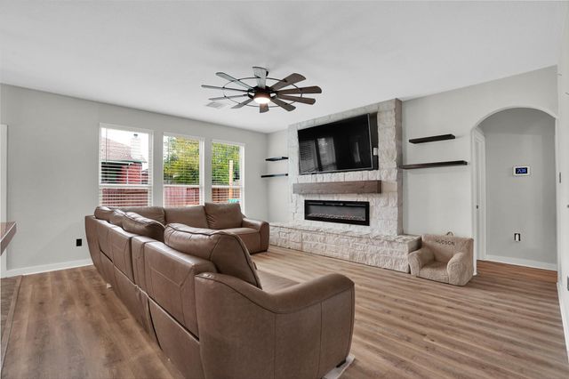 2310 Perkins Crossing Dr — Teas Lakes