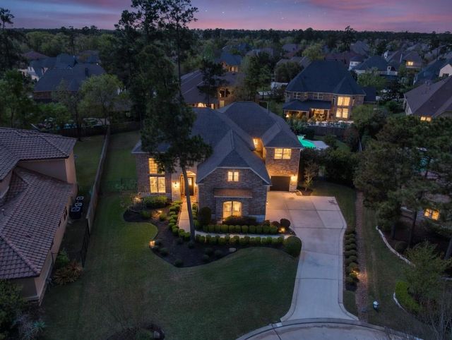 11 Rosy Finch Pl — The Woodlands Creekside Park
