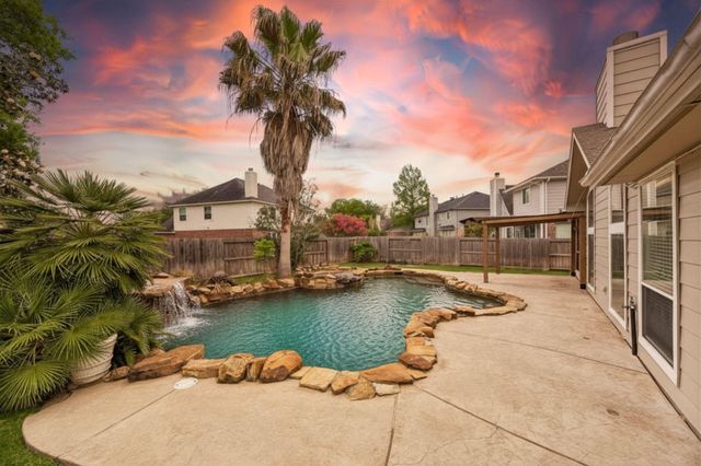 1330 SUMMER TERRACE DRIVE — GREATWOOD STONEBRIDGE