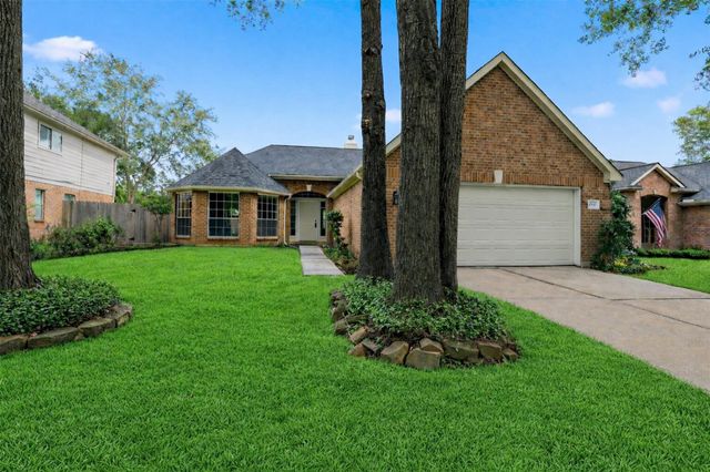 1811 Ridgeway Trail — Kingwood Place Village
