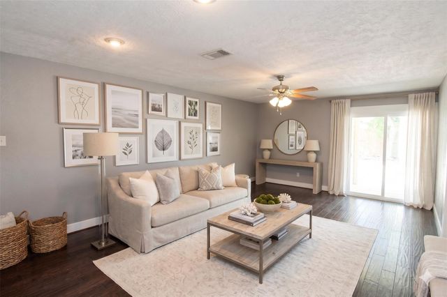 16710 Cobble Ridge Dr — Pheasant Creek
