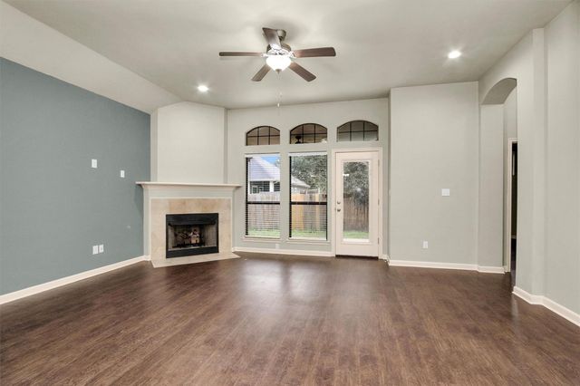 951 Oak Terrace Dr — Olde Oaks 02