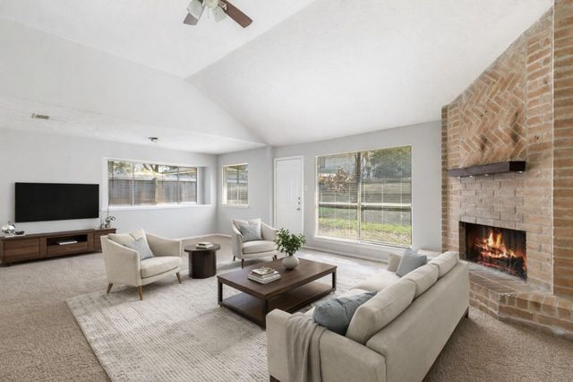 7310 Maple Walk Dr — Atascocita South