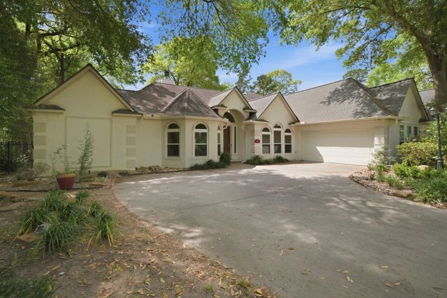 39 Wedgewood Blvd — Wedgewood