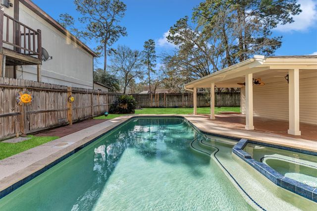 19535 Enchanted Oaks Dr — Enchanted Oaks Sec 04 R/P