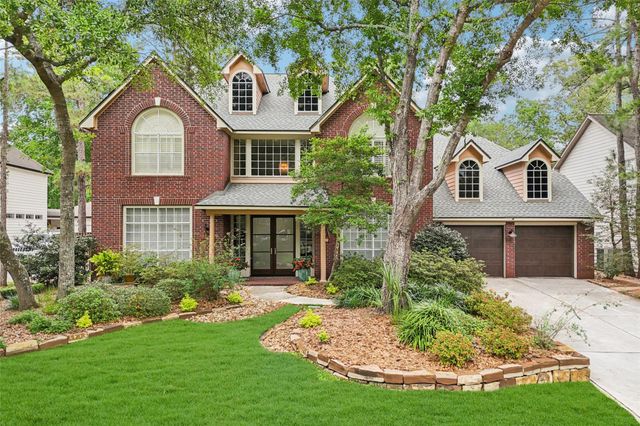 18 Woodmere Pl — Wdlnds Village Cochrans Cr 21
