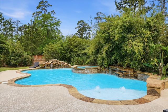 8111 Hideaway Lake Cir — Preserve Sec 01 Amd 01