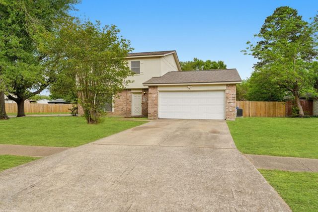 6914 Ten Curves Rd — Oakwood Glen