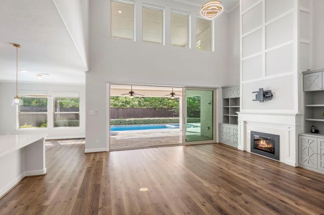 11 Floral Vista Dr — Woodlands Creekside Park West Se
