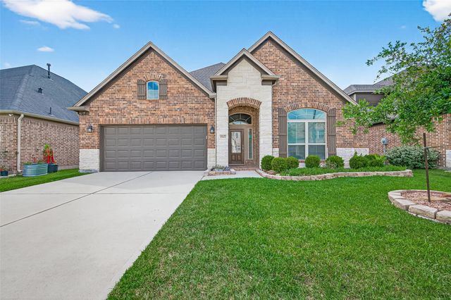 15127 Winthrop Manor Way — Cypress Lake