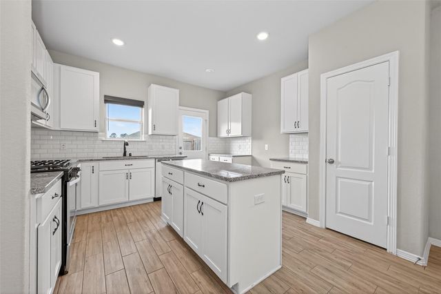 25831 Hickory Pecan Trail — FAIRWAY FARMS