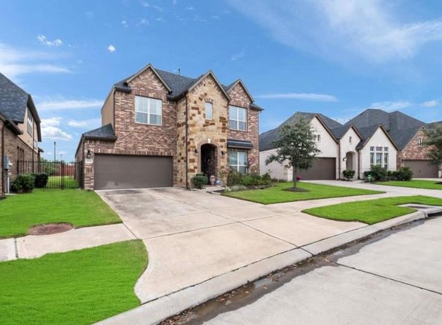 5231 Pickford Grv — The Villas At Riverstone