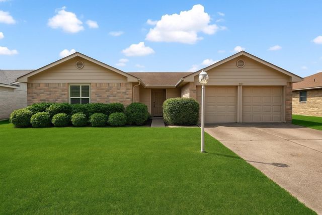 19907 Lions Gate Dr — Kenswick Sec 02