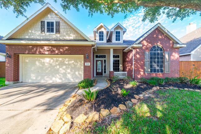 5226 Englewood Point Ct — Heritage Grand