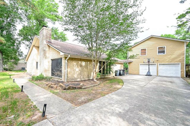 2407 Fawnwood Ln — Spring Forest