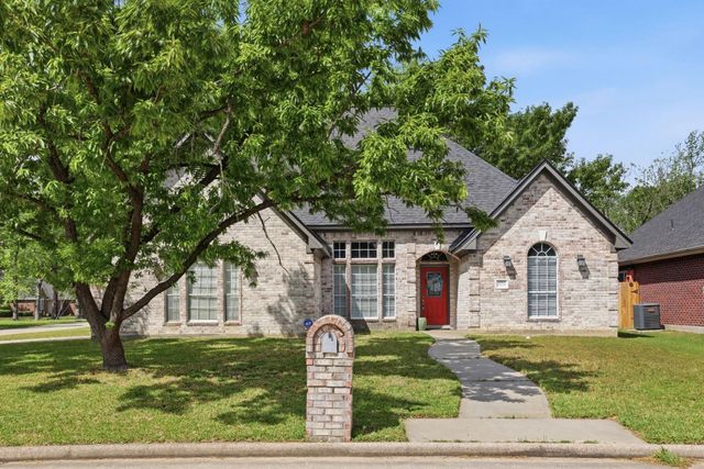 21703 Windsor Castle Dr — Windsor Forest R/P
