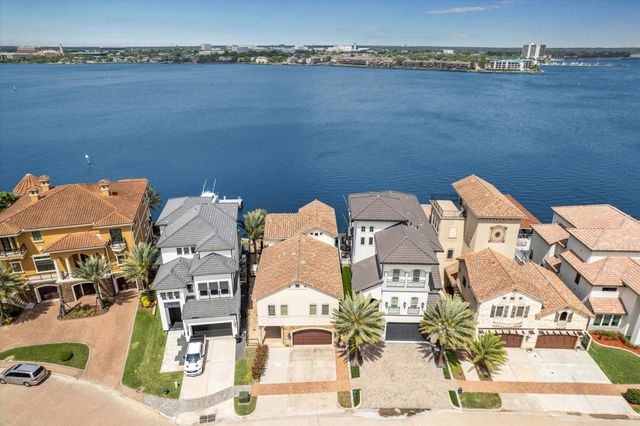 2466 Beacon Cir — Beacon Island Sec 1 2010