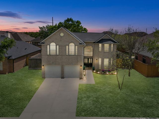 3420 Glastonbury Dr — Twin Wood SD