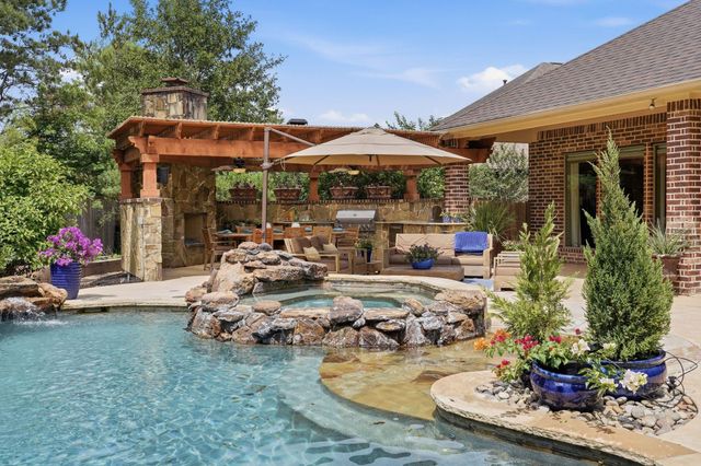 147 W Crystal Canyon Cir — The Woodlands Creekside Park