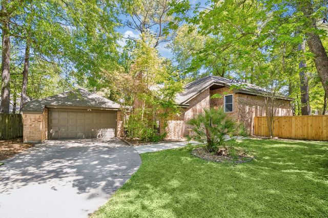 11 Cedar Chase Pl — Wdlnds Village Cochrans Cr 06