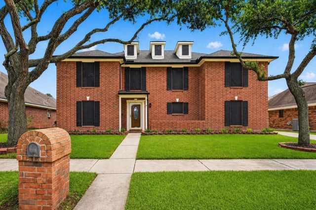 1936 Prairie Creek Dr — Woodcreek Sec 1-2-2a-3-4 Pear