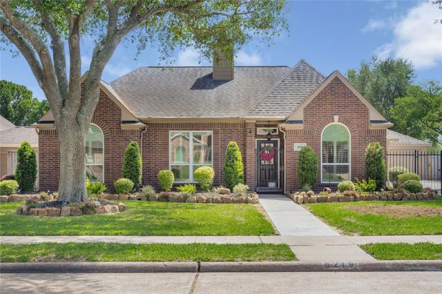 5219 Baywood Dr — Baywood Oaks Sec 01
