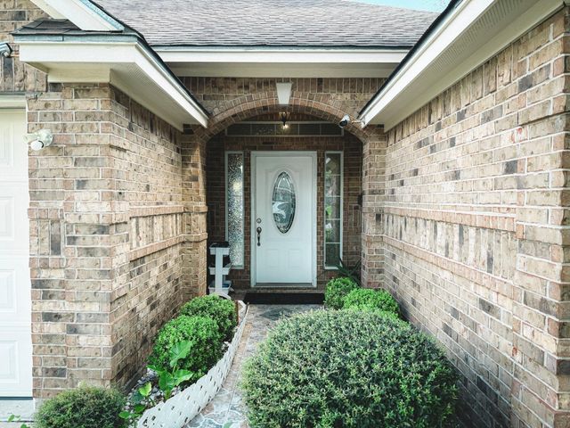 1102 N Shepherd Dr — Danubina Court Sec 02c