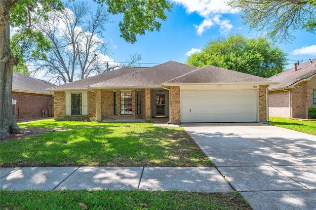 1911 Edinburg Ave — Brittany Bay