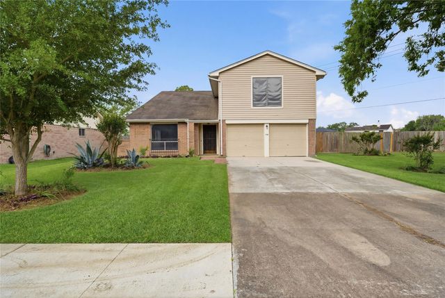 2110 Pepperglen Ct — Hunters Glen