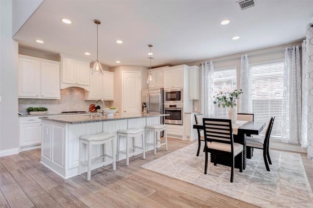 6606 Abilene Dr — Cane Island