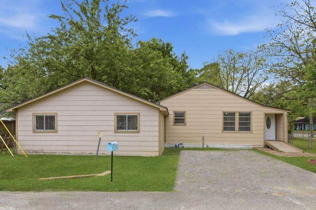1109 E Walker St — Walker