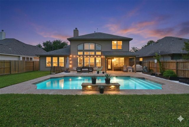 5615 Edgewood Place Dr — Stone Forest