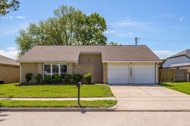 2507 Kings Chapel Rd — Heritage Park Sec 07