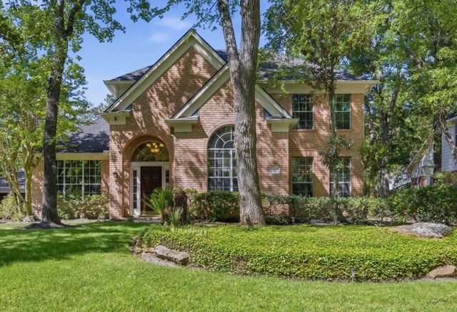 26 E Sterling Pond Cir — Wdlnds Village Alden Br 03