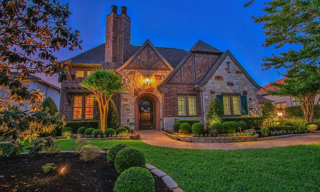 134 S Curly Willow Cir — Woodlands Creekside Park West