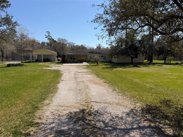 5602 Sjolander Rd — Cedar Bayou Estates