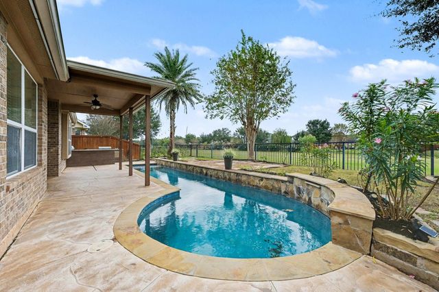 19727 Hubbard Creek Ct — Towne Lake Sec 14